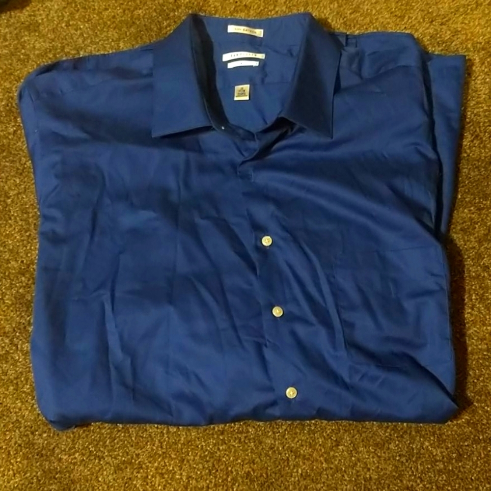 Blue Van Heusen Mens dress shirt